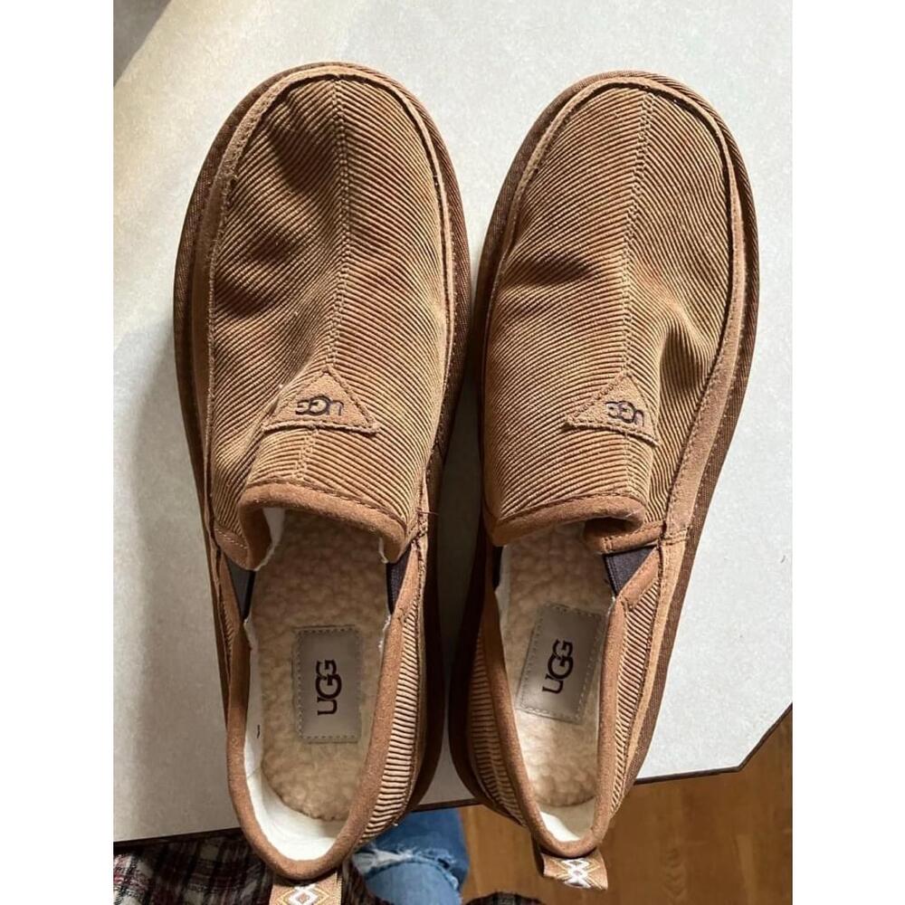 UGG Romeo Corduroy Men size 9